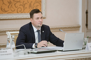 Проблемы бизнесмена Матвеева и вице-премьера Кузнецова с достройкой футбольного манежа в воронежском Шилово вышли на федеральный уровень
