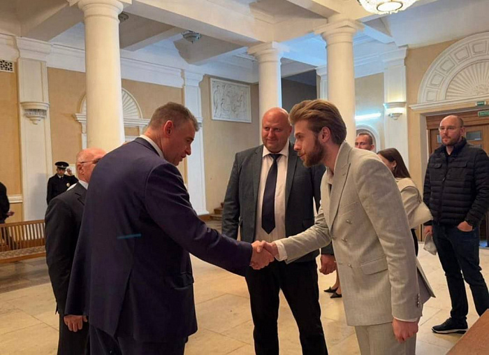 ������ ����� ����. ����� ���� ������ ������� ��������� �� ����������� ���������� � ������ �����-���������� �����